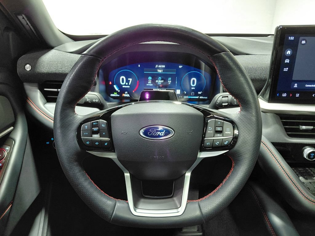 Certified 2025 Ford Explorer ST-Line w/ Premium Package AWD/4WD image 29