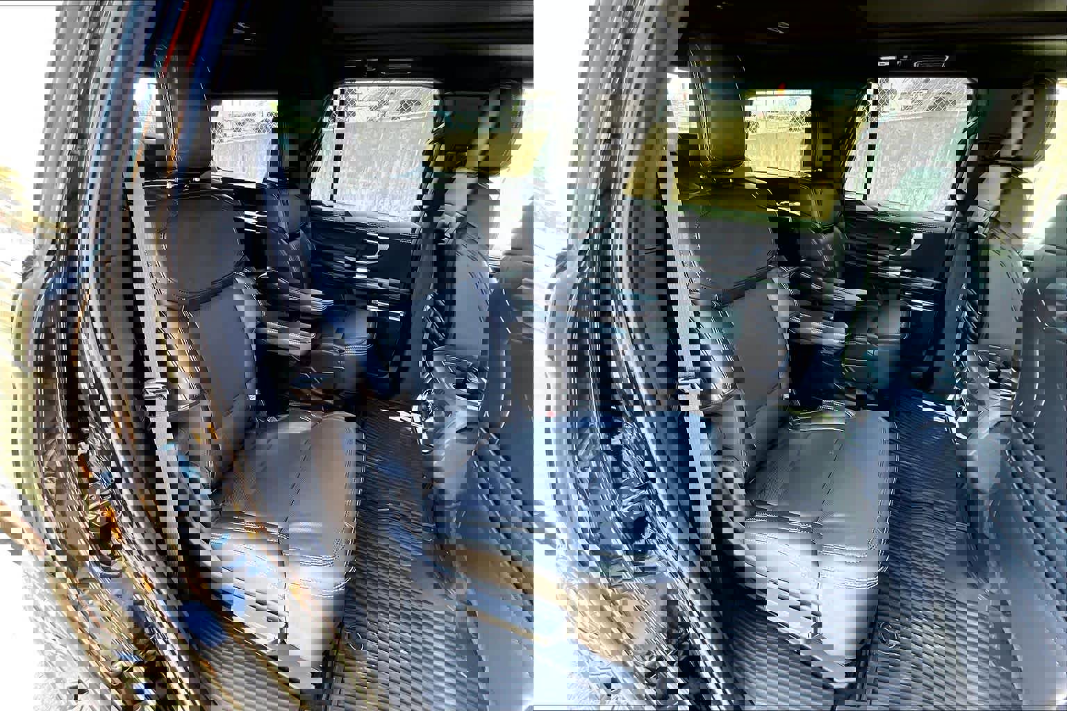 Certified 2025 Ford Expedition Platinum w/ Stealth Appearance Package image 22