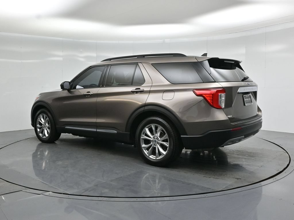 Certified 2021 Ford Explorer XLT w/ Equipment Group 202A RWD image 7