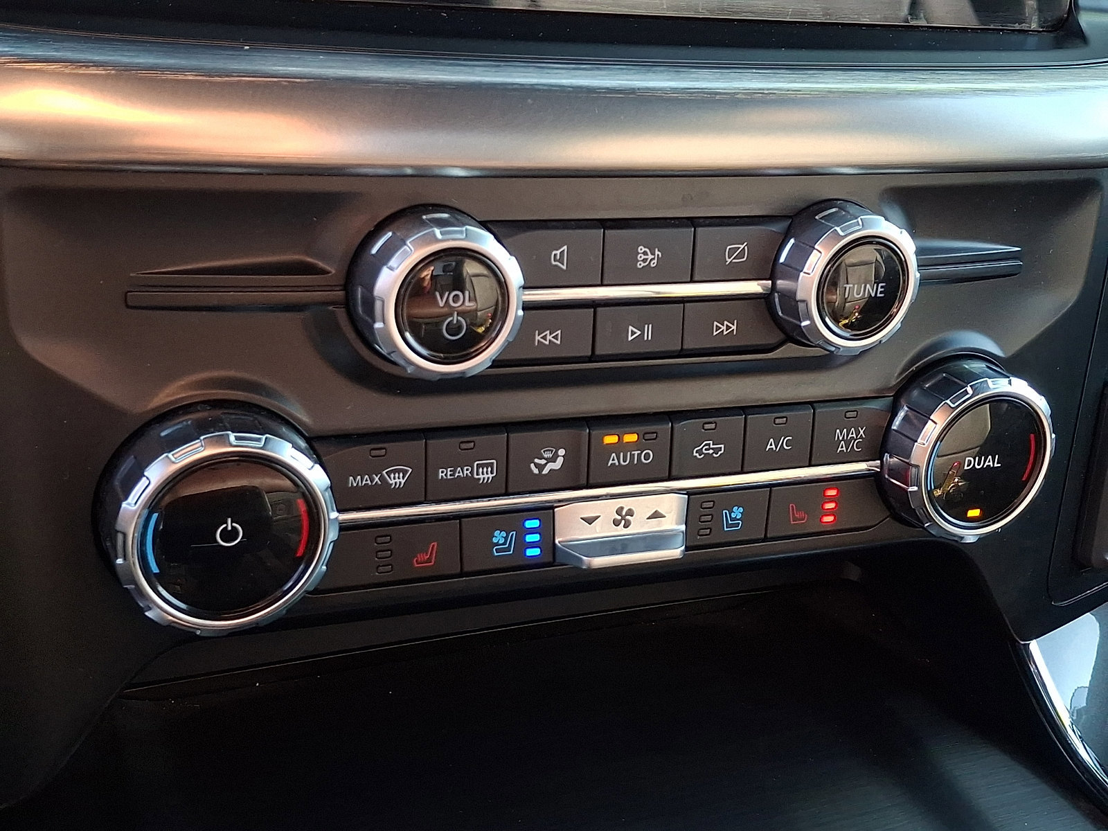 Certified 2023 Ford F150 Lariat w/ Equipment Group 502A High image 15