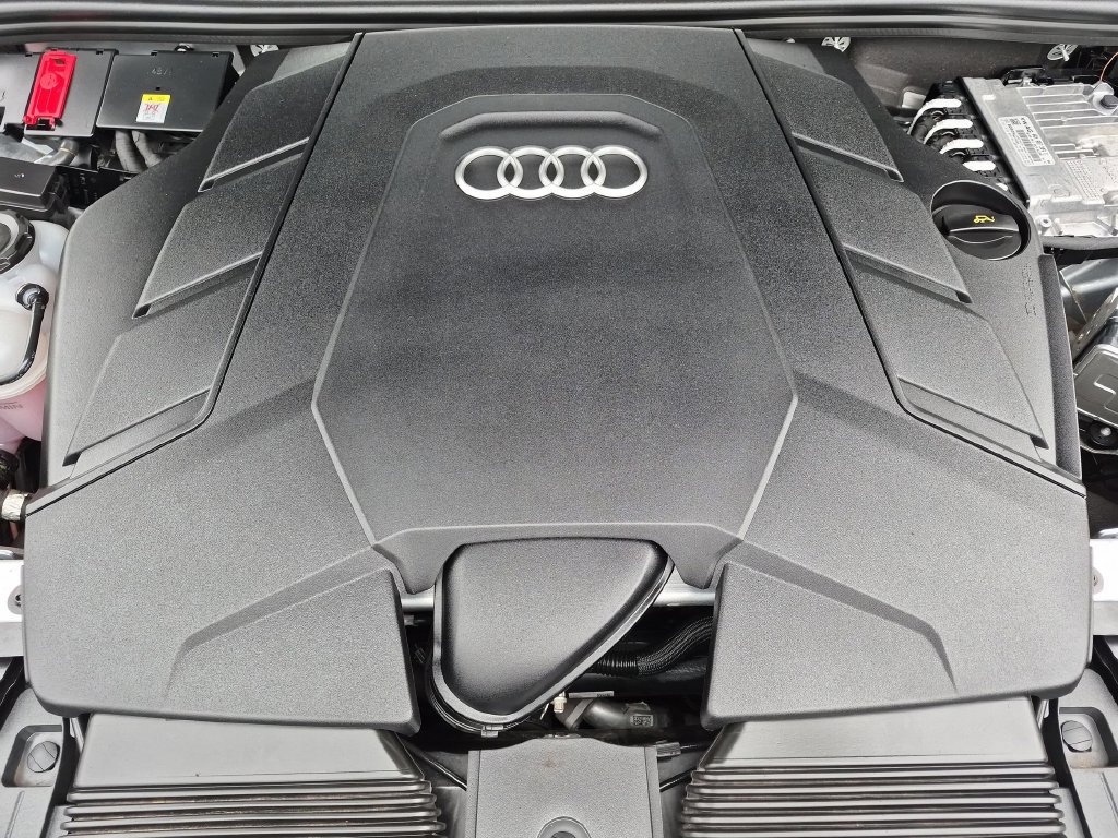 Used 2025 Audi Q7 3.0T Premium Plus AWD/4WD image 27