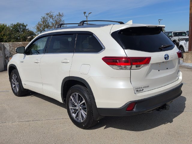 Used 2018 Toyota Highlander XLE AWD/4WD image 7