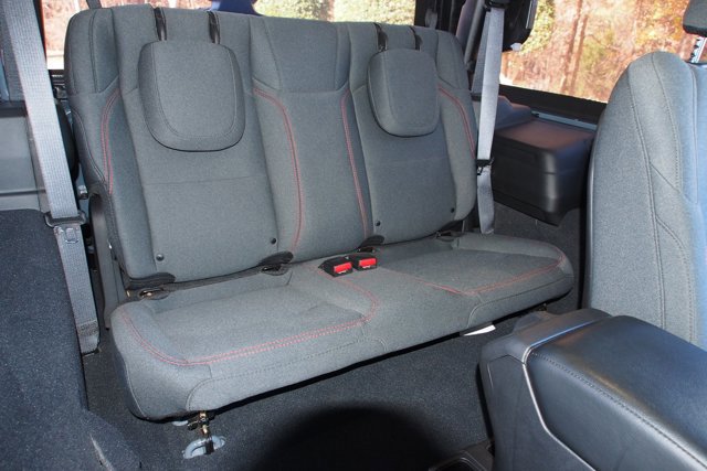 Used 2024 Jeep Wrangler Rubicon image 13