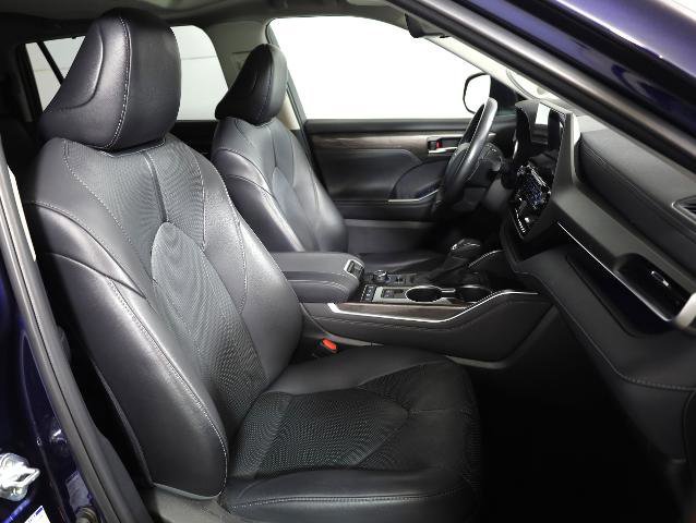 Used 2021 Toyota Highlander Limited w/ Protection Package #3 (TMS) image 9