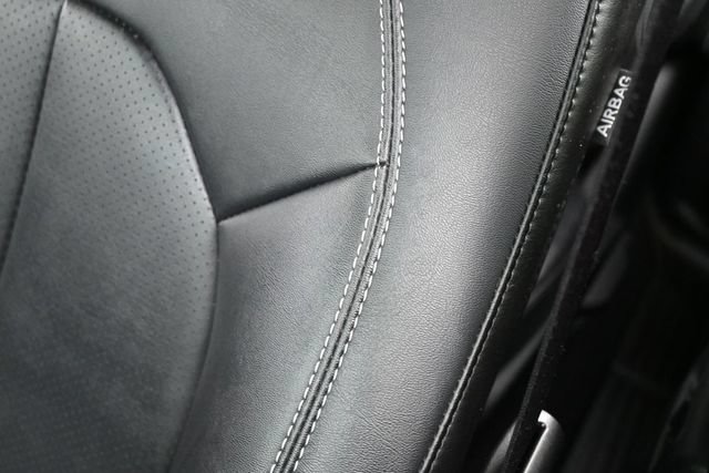 Used 2025 Chrysler Pacifica Select FWD image 12