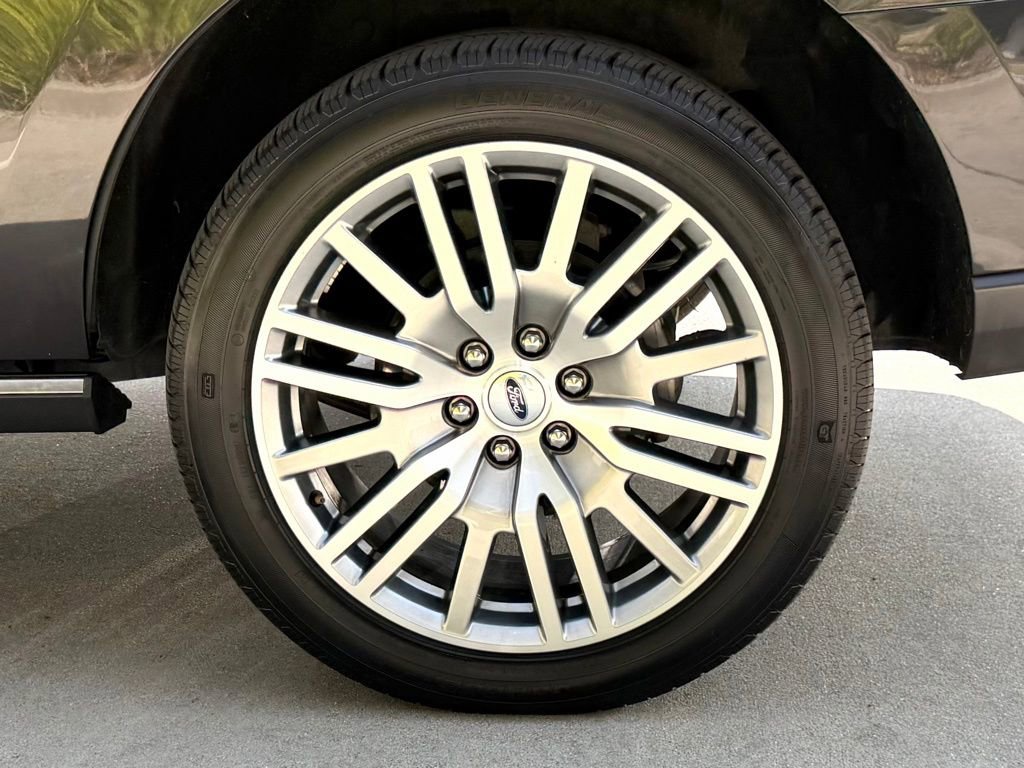 Certified 2024 Ford Expedition Limited image 11