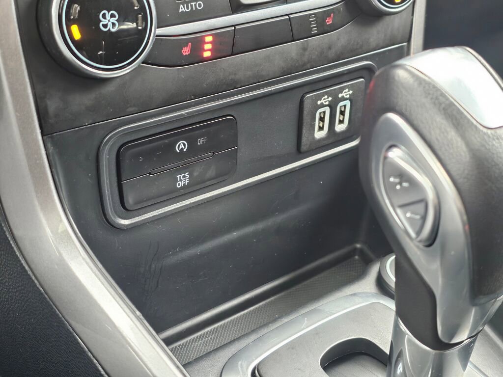 Certified 2021 Ford EcoSport SE image 28