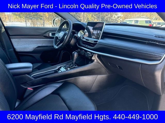 Used 2024 Jeep Compass Latitude w/ Convenience Group image 33