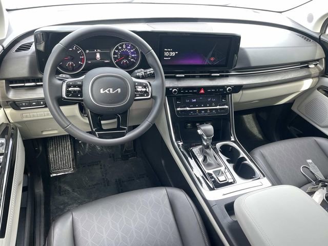 Used 2024 Kia Carnival EX image 7