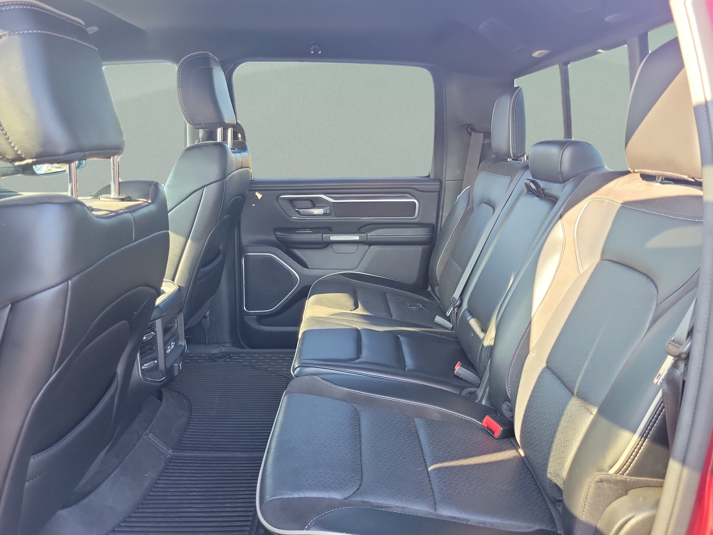 Used 2023 RAM 1500 Laramie AWD/4WD image 8