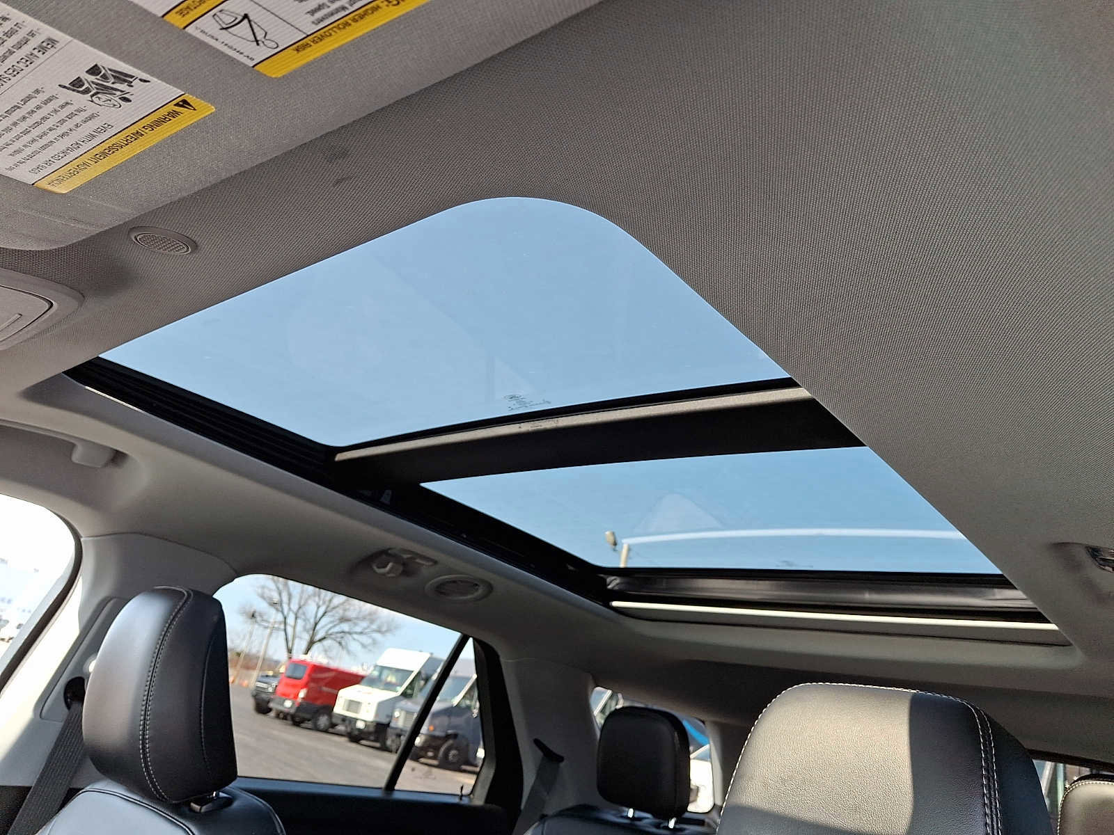 Certified 2022 Ford Explorer XLT w/ Equipment Group 202A image 16