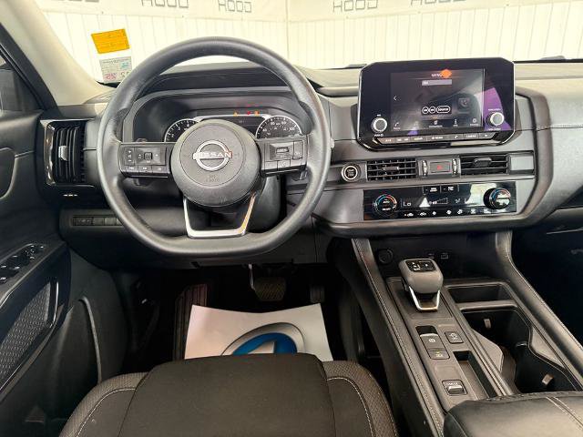 Used 2023 Nissan Pathfinder S FWD image 17