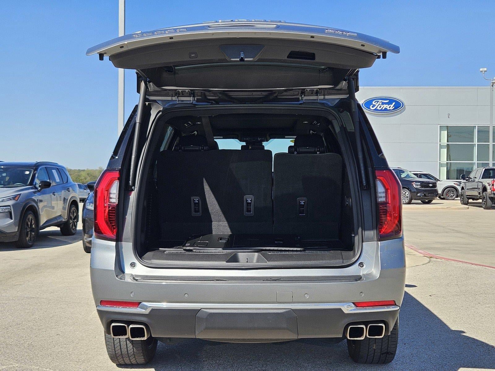Used 2025 GMC Yukon Denali w/ Sun & Power Step Package AWD/4WD image 10