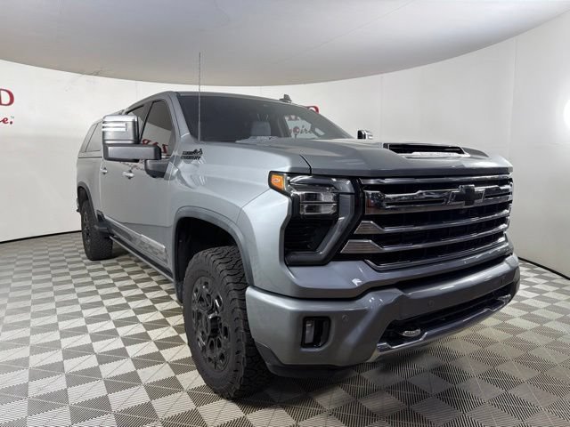 Used 2024 Chevrolet Silverado 2500 High Country w/ High Country Premium Package AWD/4WD image 1