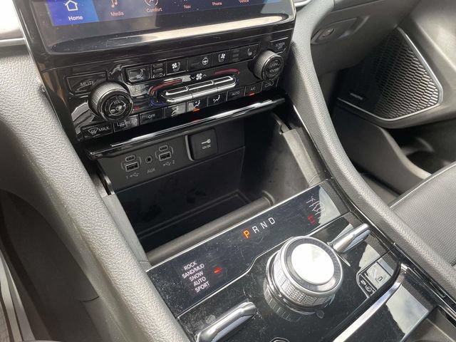 Used 2023 Jeep Grand Cherokee Overland AWD/4WD image 36