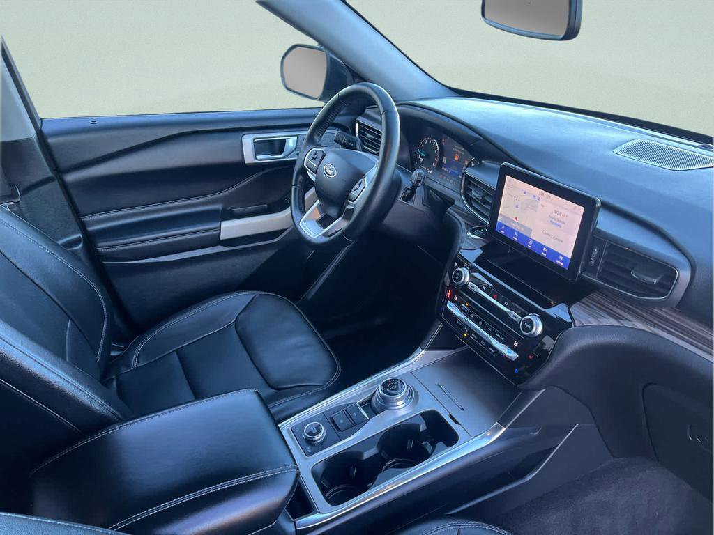 Certified 2021 Ford Explorer Limited w/ Equipment Group 301A image 17
