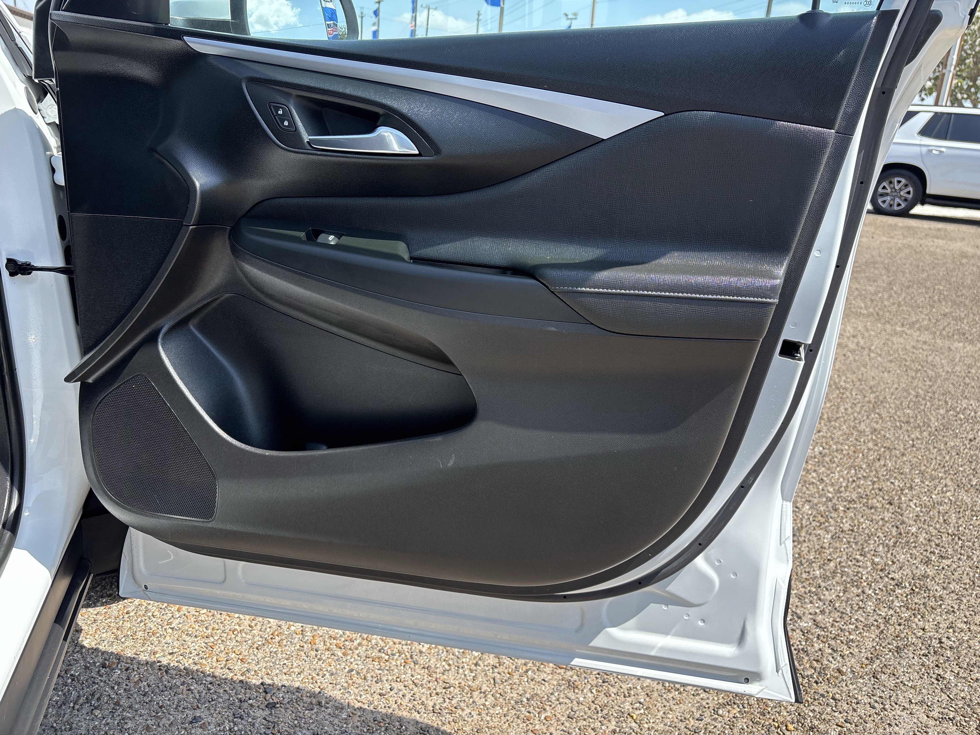 Used 2025 Buick Envista Preferred image 22