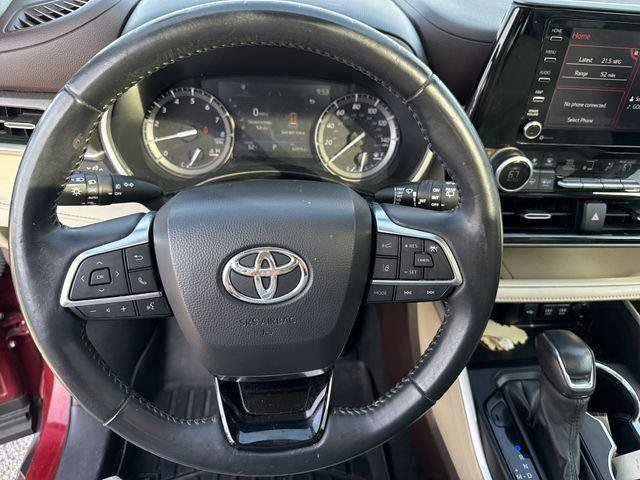 Used 2021 Toyota Highlander XLE image 12