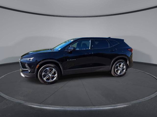 Used 2025 Chevrolet Blazer LT AWD/4WD image 4