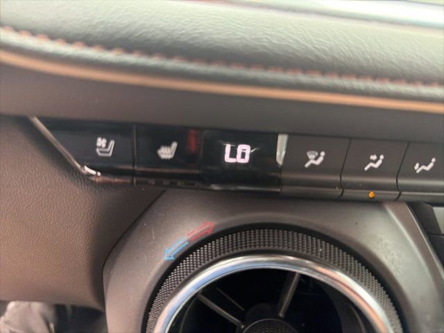 Used 2019 Chevrolet Blazer Premier w/ Driver Confidence II Package FWD image 9