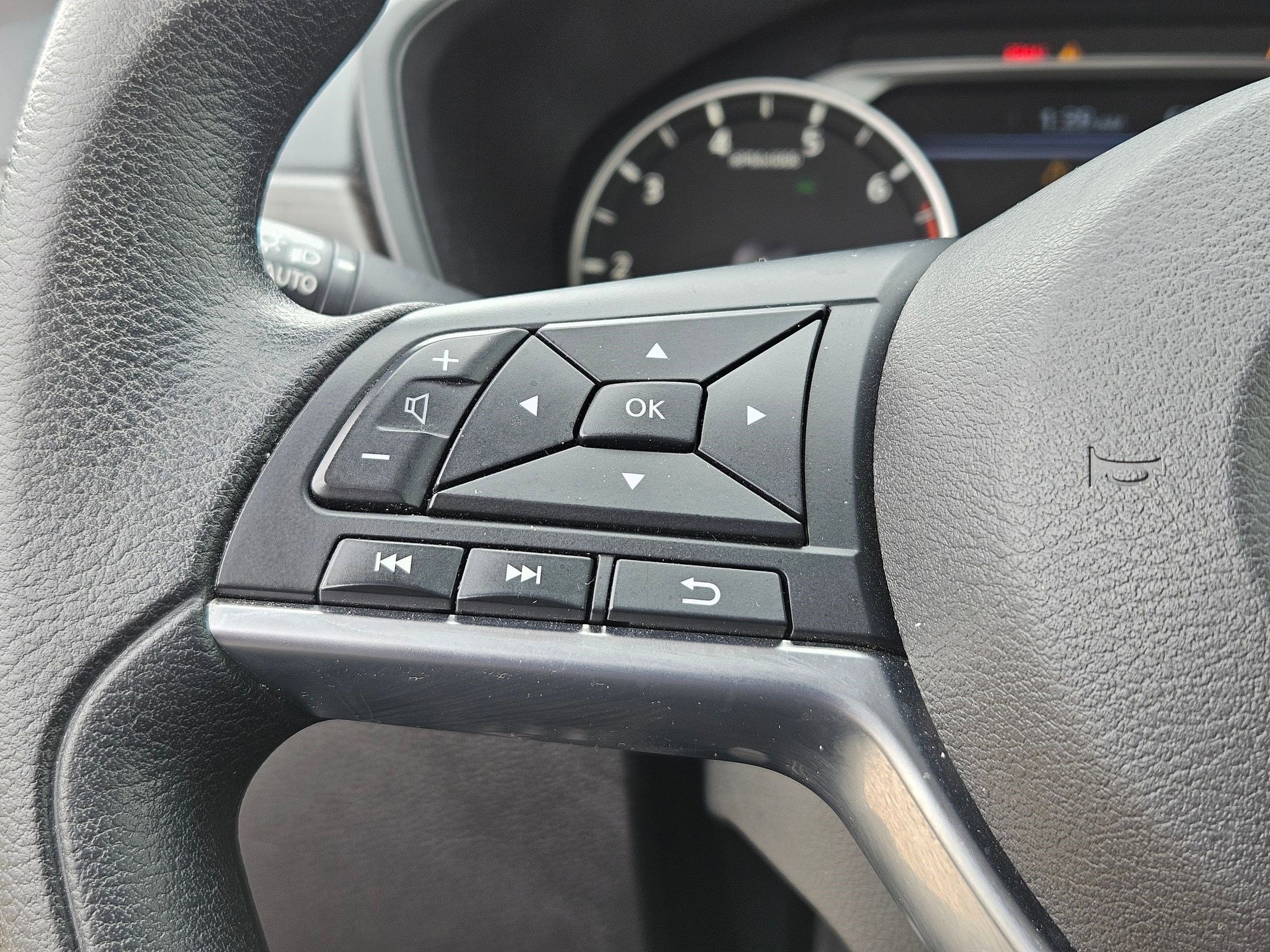 Used 2025 Nissan Altima 2.5 SV FWD image 19