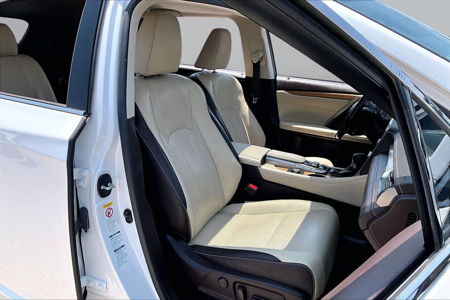 Used 2018 Lexus RX 450hL Premium w/ Premium Package AWD/4WD image 9