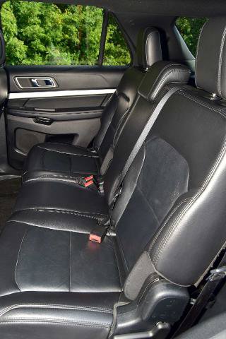 Certified 2017 Ford Explorer XLT w/ Equipment Group 202A AWD/4WD image 32