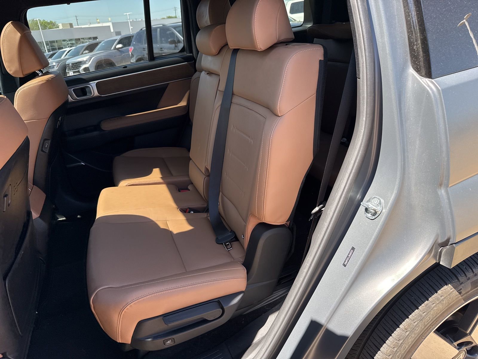 Used 2024 Hyundai Santa Fe Limited image 10