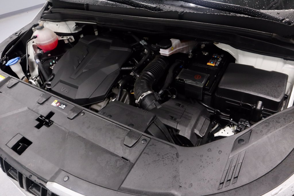 Used 2024 Kia Carnival EX FWD image 18