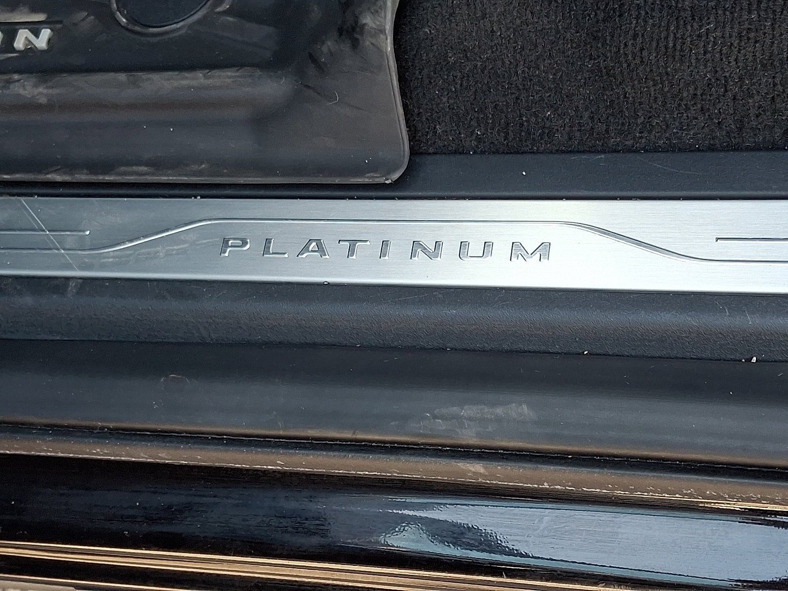 Certified 2025 Ford Expedition Platinum w/ Platinum Ultimate Package AWD/4WD image 17