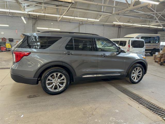 Certified 2024 Ford Explorer XLT w/ Equipment Group 202A image 5