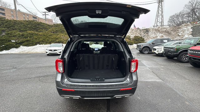 Certified 2022 Ford Explorer XLT w/ Equipment Group 202A image 10