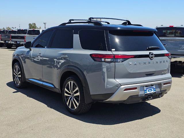 Used 2022 Nissan Pathfinder Platinum w/ Cargo Package FWD image 4