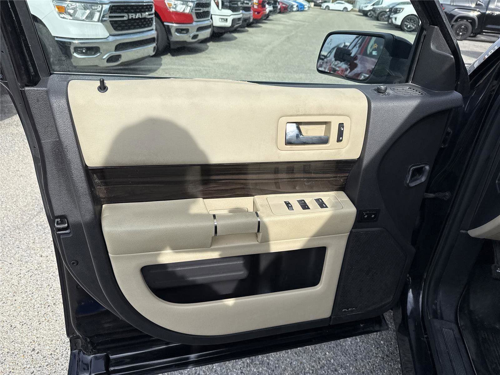 Certified 2019 Ford Flex SEL w/ Equipment Group 202A image 22
