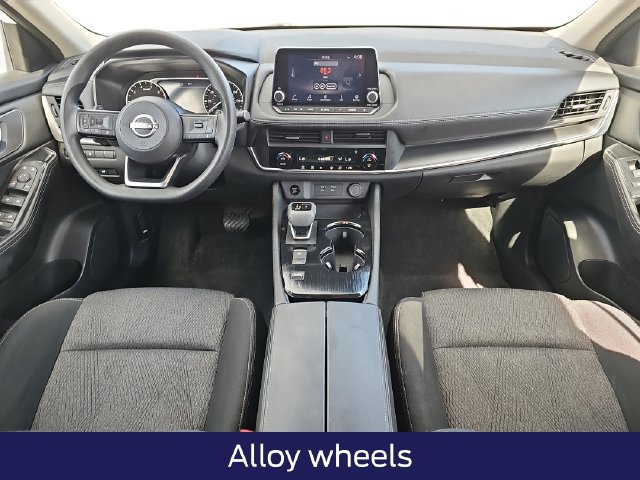 Used 2024 Nissan Rogue SV FWD image 11