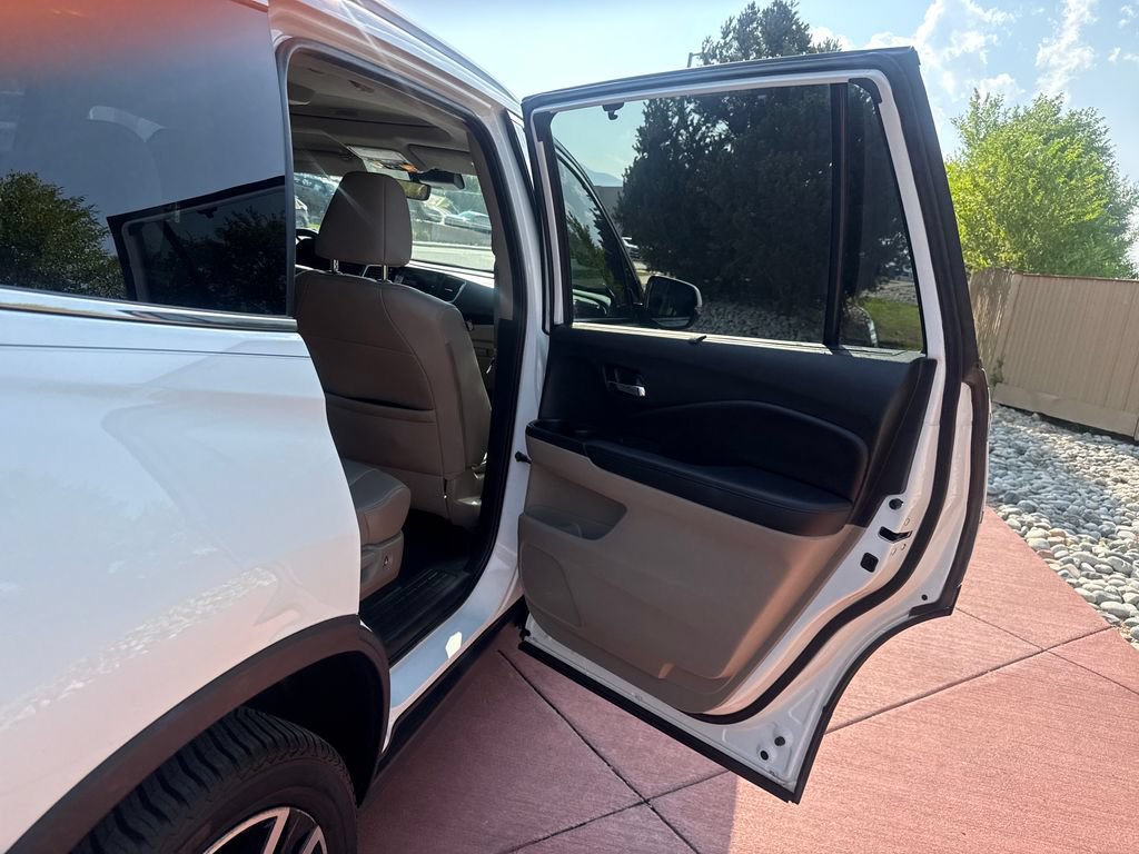 Used 2021 Honda Pilot Touring image 23