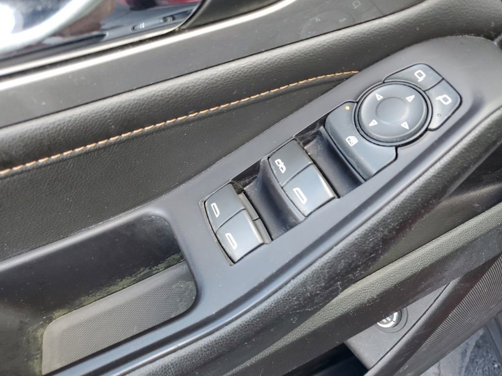 Used 2019 Chevrolet Traverse LT w/ LPO, Floor Liner Package image 17