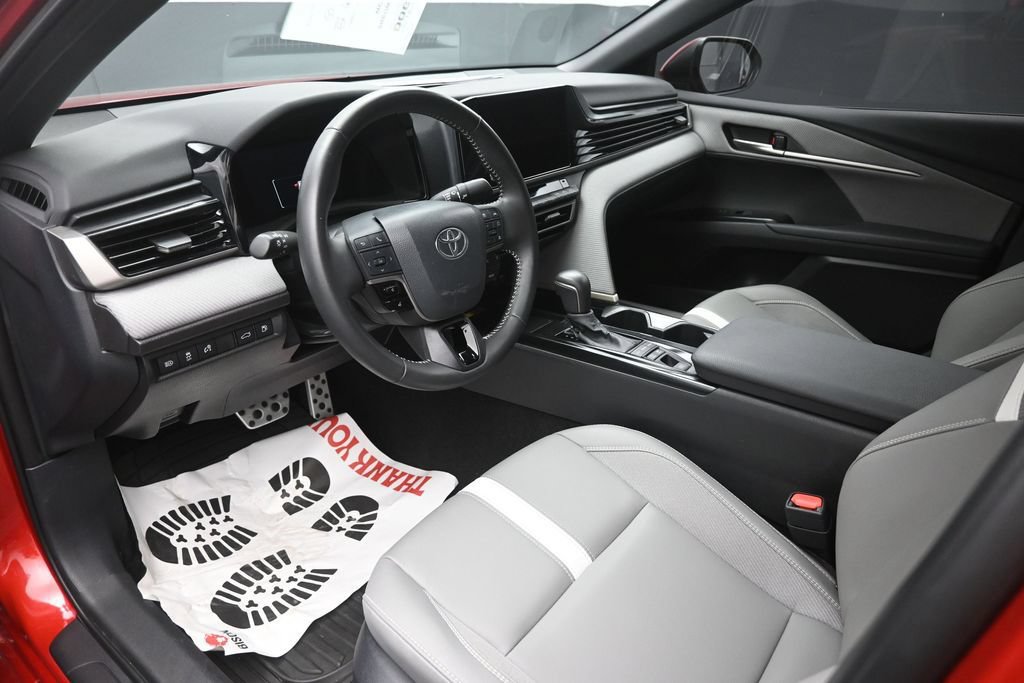 Used 2025 Toyota Camry SE w/ Convenience Package FWD image 19