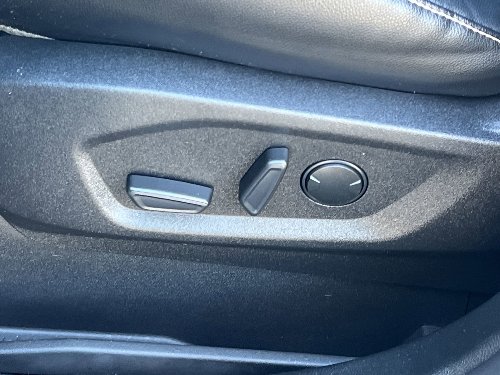 Certified 2023 Ford Edge ST image 25