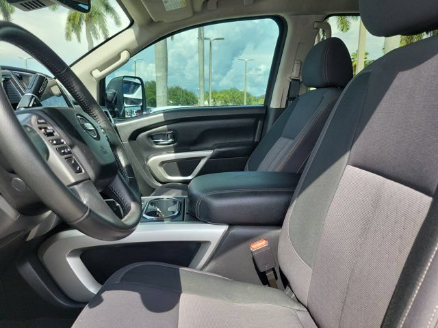 Used 2021 Nissan Titan SV w/ SV Convenience Package RWD image 25