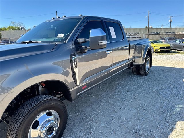Certified 2025 Ford F350 Platinum w/ Platinum Plus Package image 35