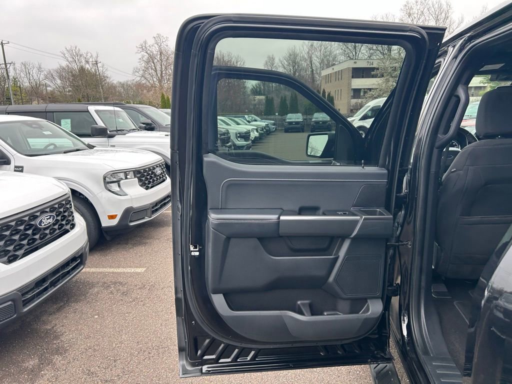 Certified 2022 Ford F150 XLT w/ Equipment Group 302A High image 19