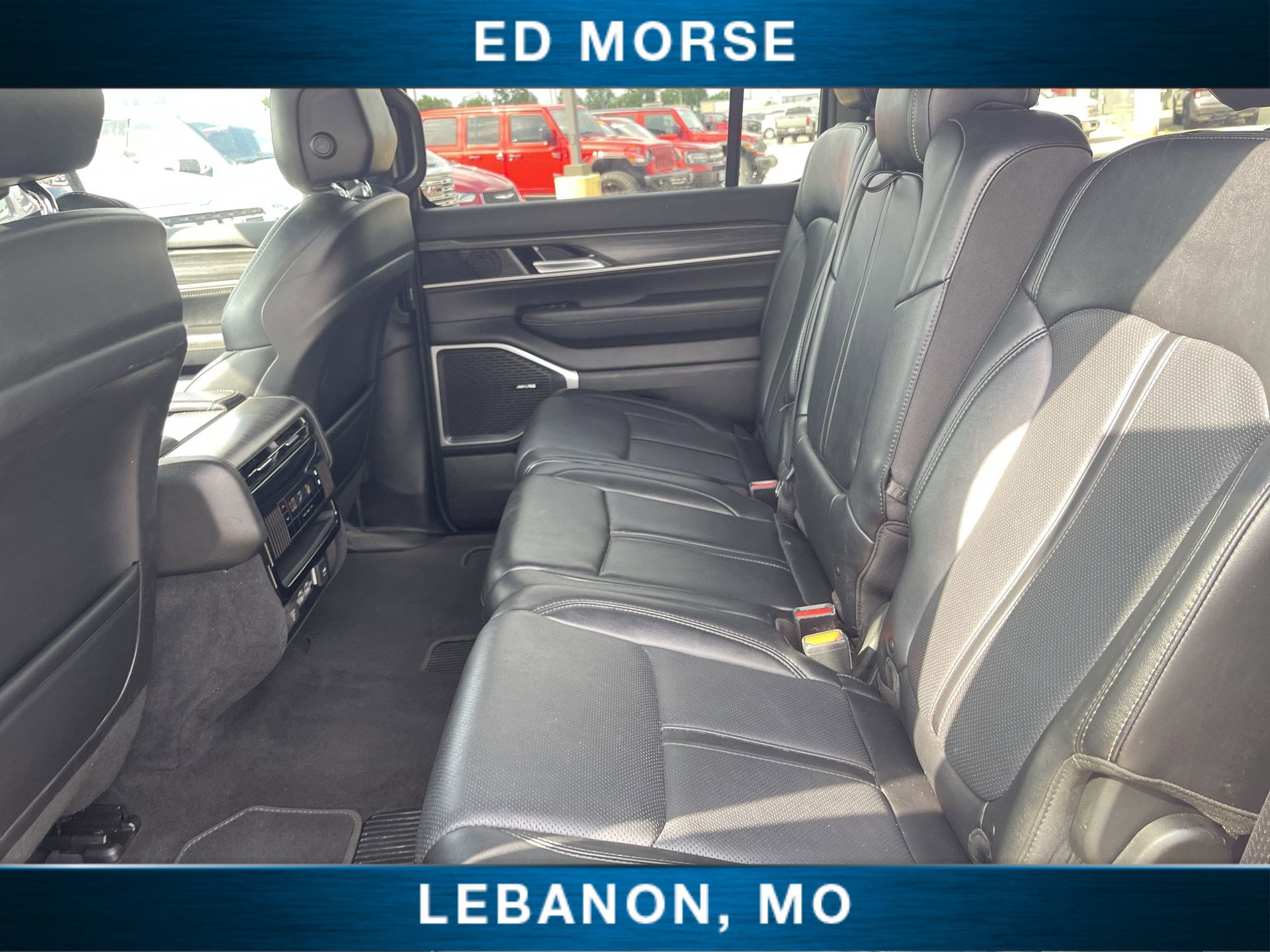 Used 2024 Jeep Wagoneer Series II w/ Flexible Seating Group AWD/4WD image 23