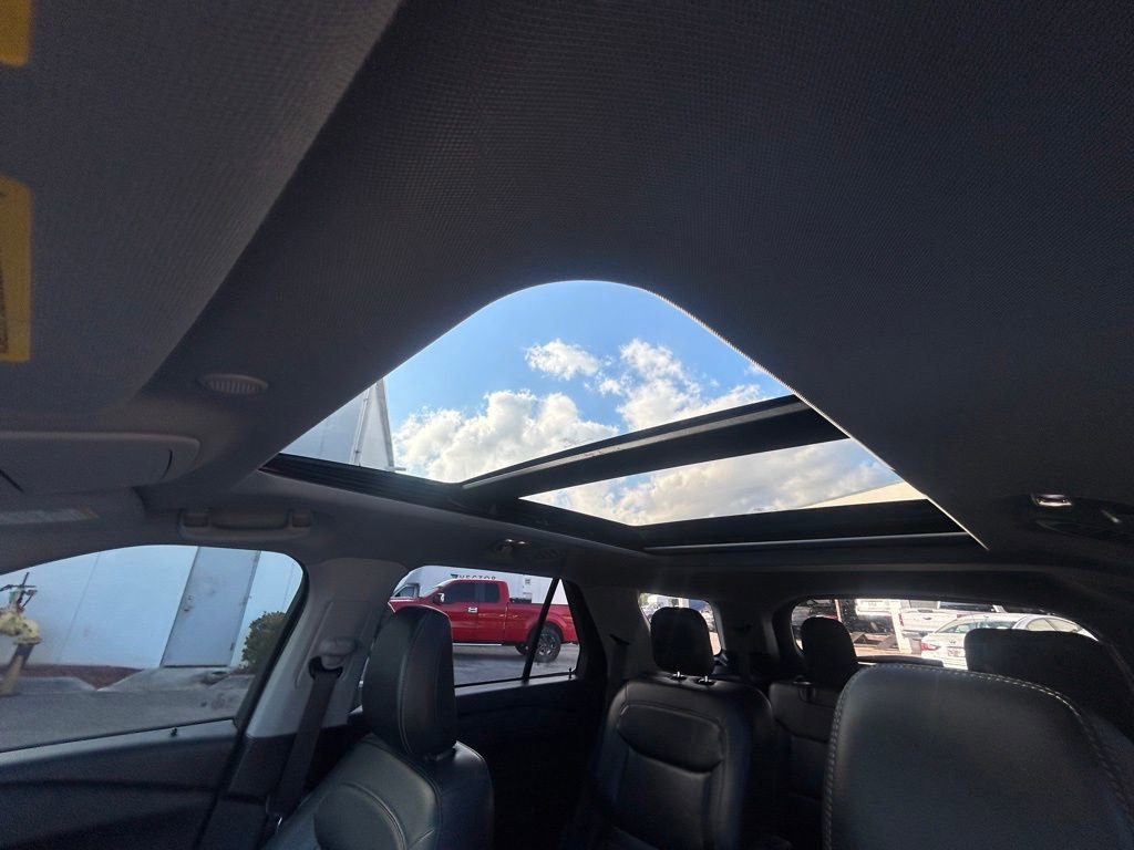 Certified 2022 Ford Explorer XLT w/ Equipment Group 202A image 12