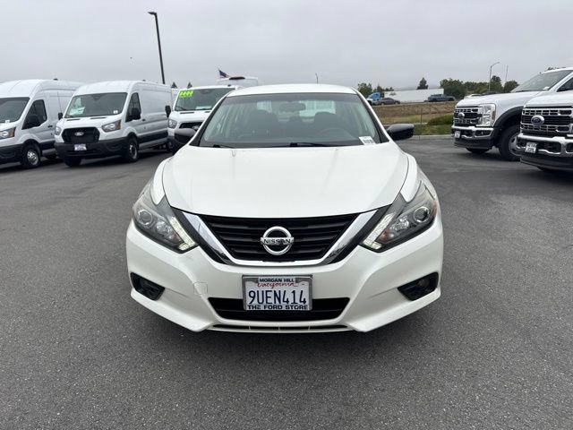 Used 2017 Nissan Altima 2.5 SR w/ Midnight Edition Package FWD image 3