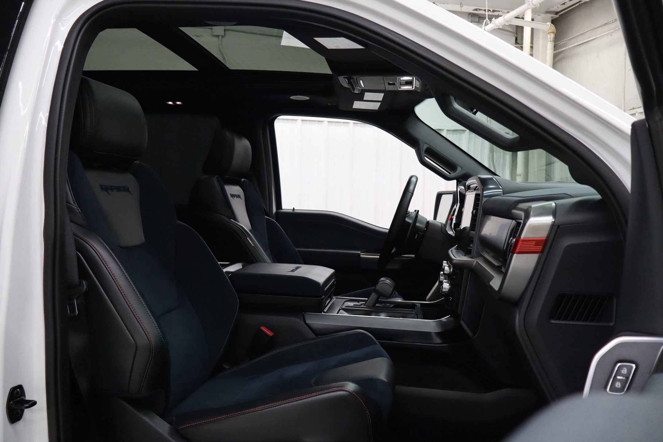 Certified 2022 Ford F150 Raptor w/ Equipment Group 801A High image 36