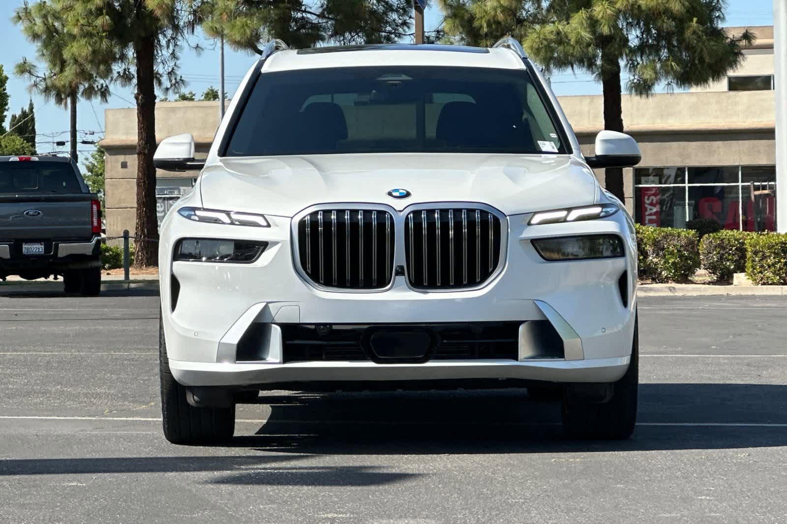 Used 2023 BMW X7 xDrive40i w/ Premium Package image 8