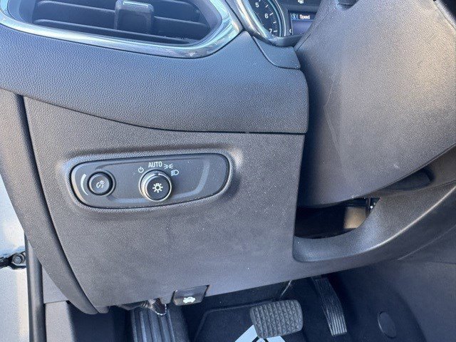 Used 2023 Chevrolet Equinox LT w/ Driver Convenience Package image 15