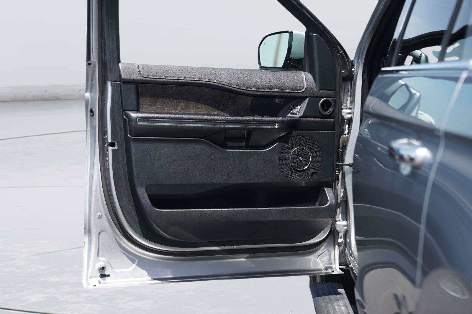 Certified 2021 Ford Expedition Max Limited RWD image 33