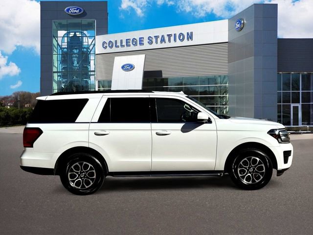 Certified 2022 Ford Expedition XLT image 6